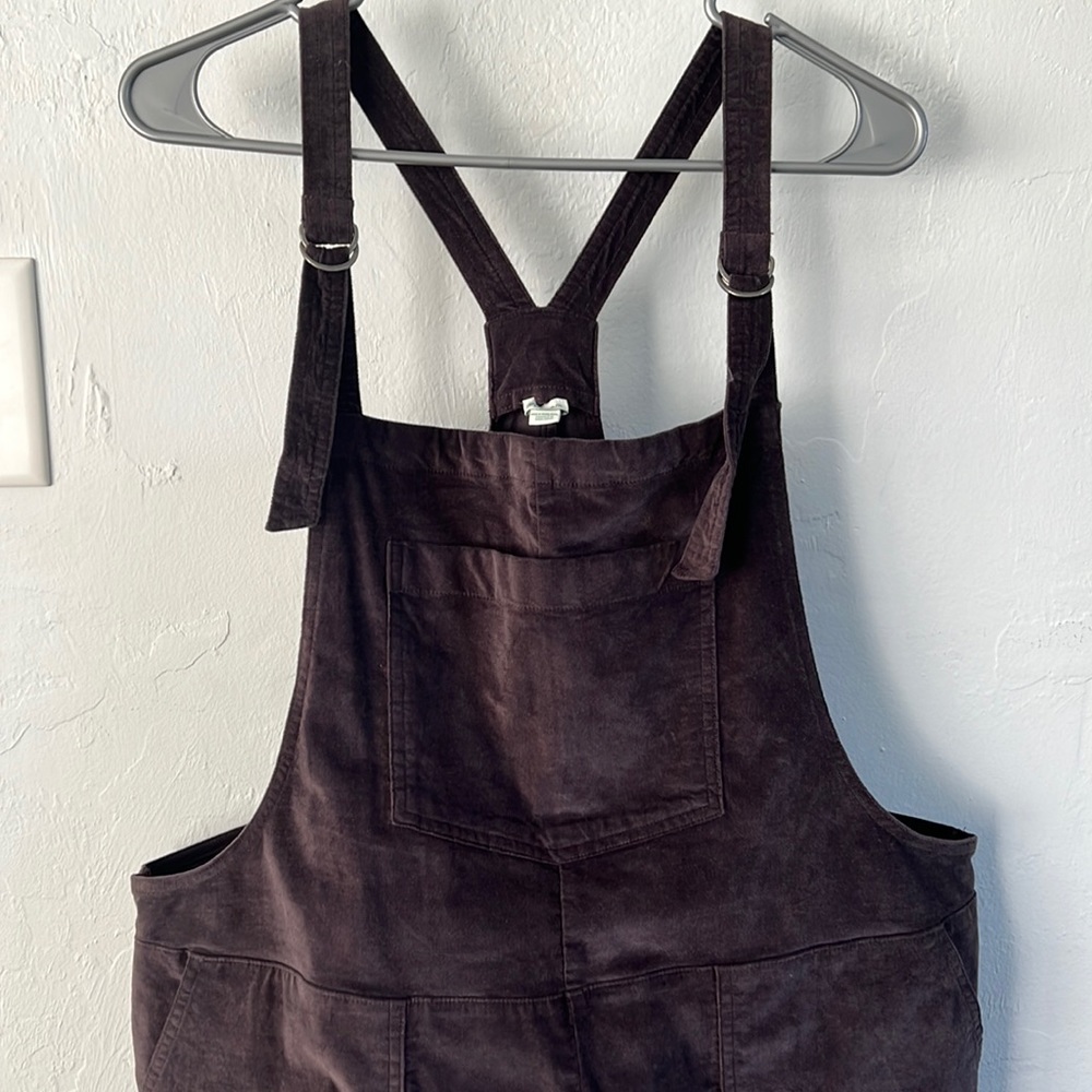 American eagle corduroy overalls.